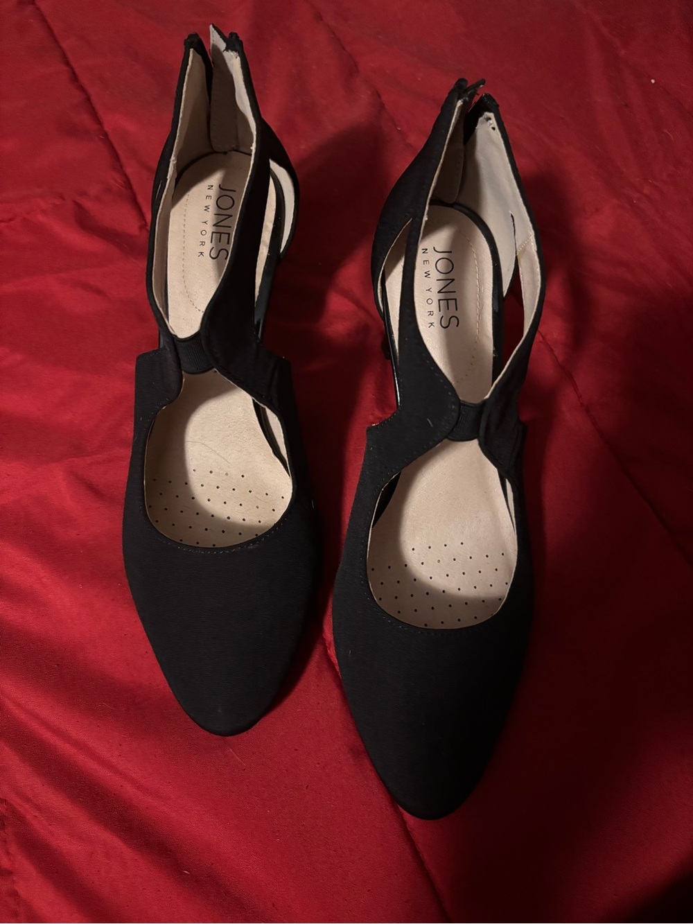 Jones New York Black Pointed T-Strap Flats